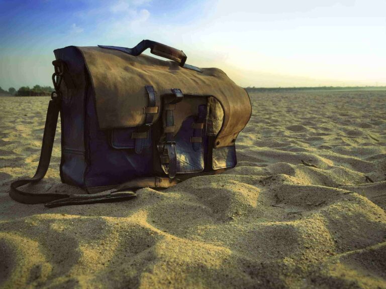 leather-satchel-sun